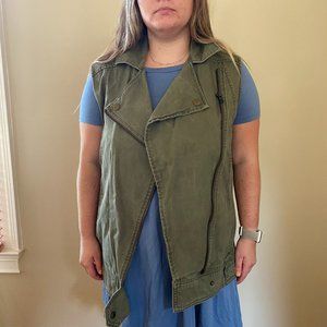 Oversized army green canvas zip-up vest
